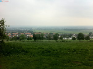 Landschaft mit Häusern