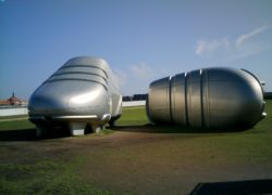 Fussballschuhe vor’m Hbf